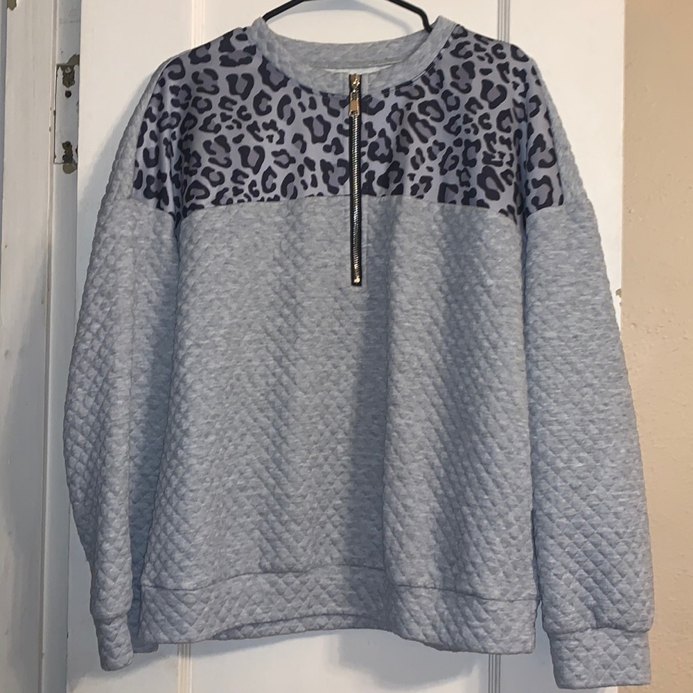 Grey sweatshirt
